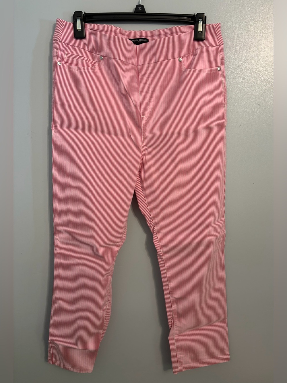 Mario Serrani red & white striped women’s cropped pants